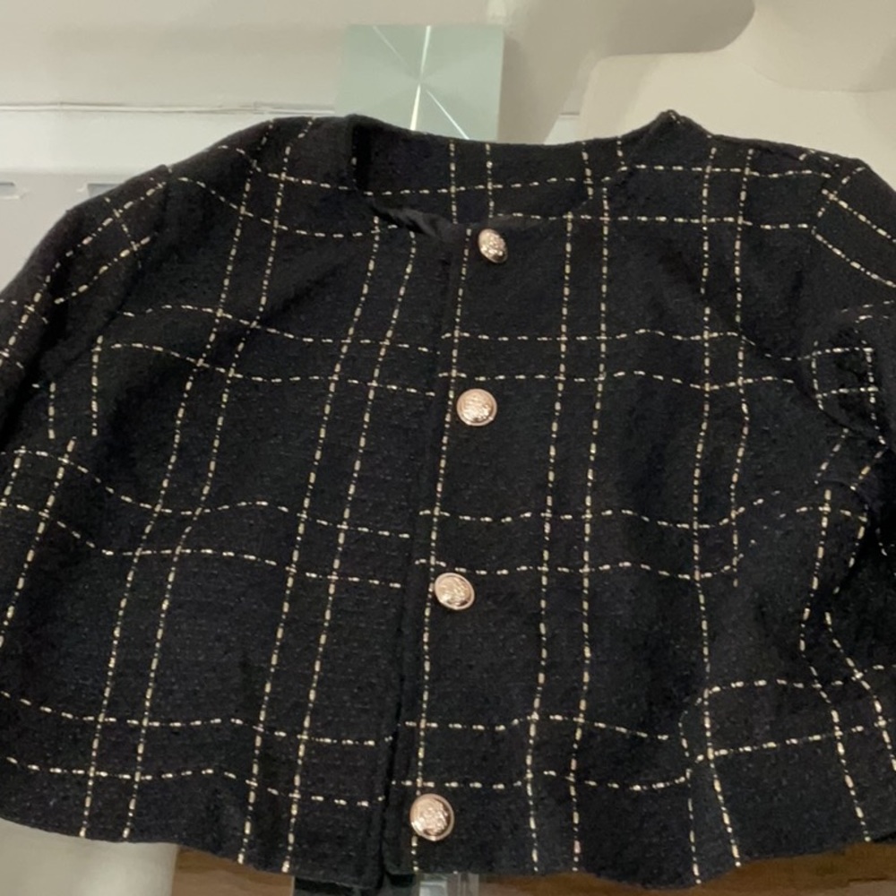 Size XL Black with gold stripes